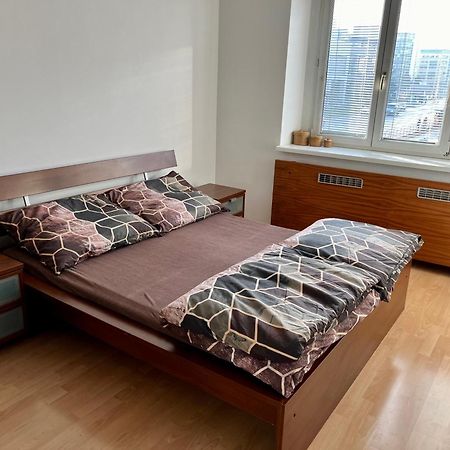 Victory Apartment Братислава Экстерьер фото